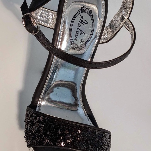 NWT/NIB Italina Black Sequin Rhinestone-Sole Sandal - sz 6 - Picture 7 of 7